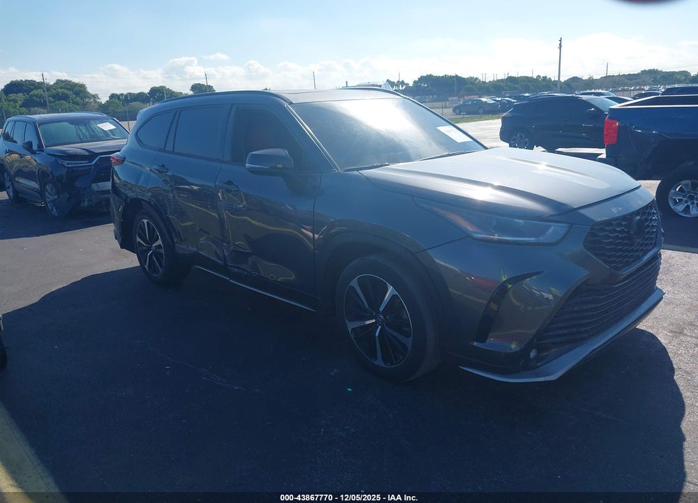 2022 TOYOTA HIGHLANDER XSE VIN: 5TDLZRAH0NS113253