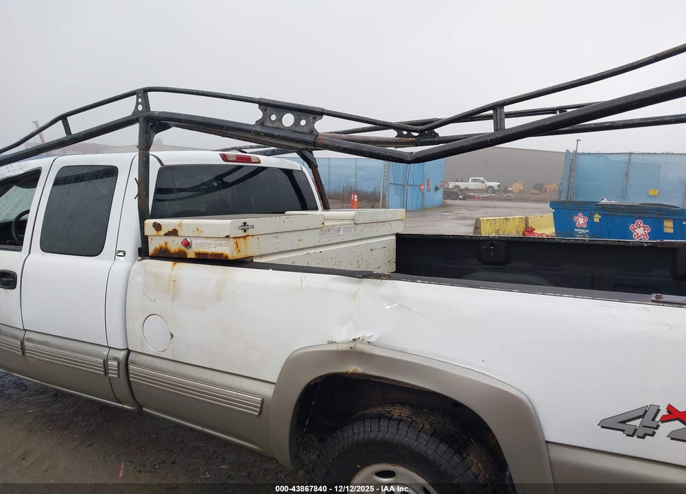 2000 CHEVROLET SILVERADO 2500 LS/LT VIN: 1GCGK29UXYE374804