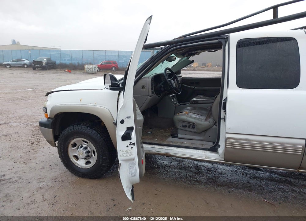 2000 CHEVROLET SILVERADO 2500 LS/LT VIN: 1GCGK29UXYE374804