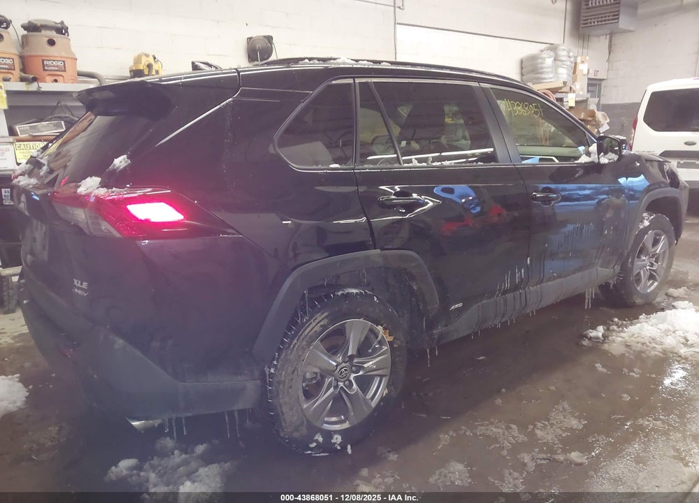 2025 TOYOTA RAV4 HYBRID XLE VIN: JTMRWRFV2SJ080086