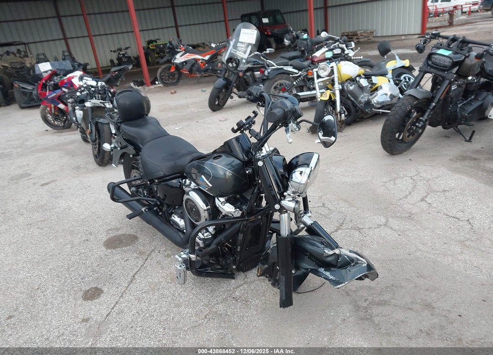 2025 HARLEY-DAVIDSON FLHC VIN: 1HD1YA914SB011006