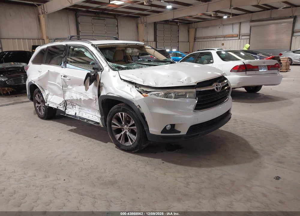 2015 TOYOTA HIGHLANDER XLE V6 VIN: 5TDKKRFH0FS072178