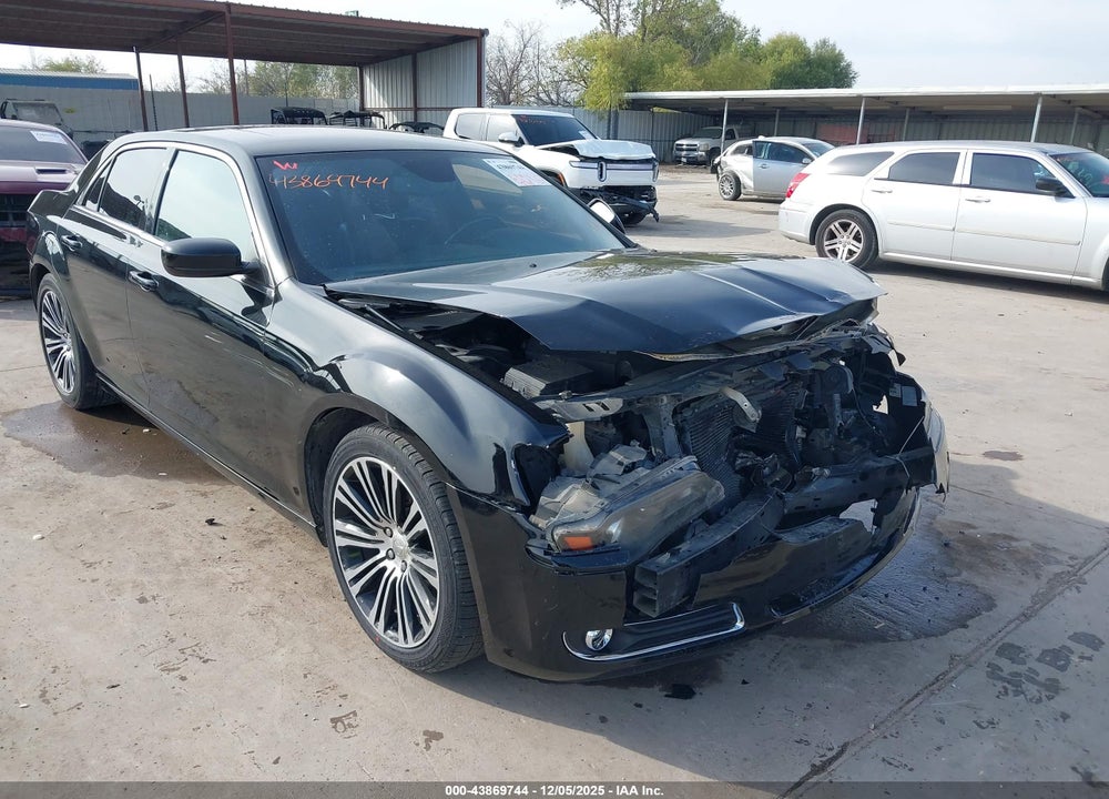 2012 CHRYSLER 300 S V8 VIN: 2C3CCADT8CH235295