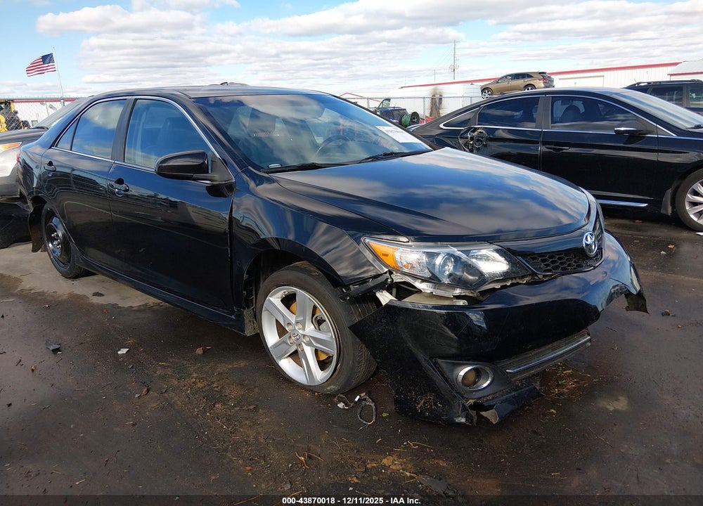2014 TOYOTA CAMRY SE VIN: 4T1BF1FK8EU388919