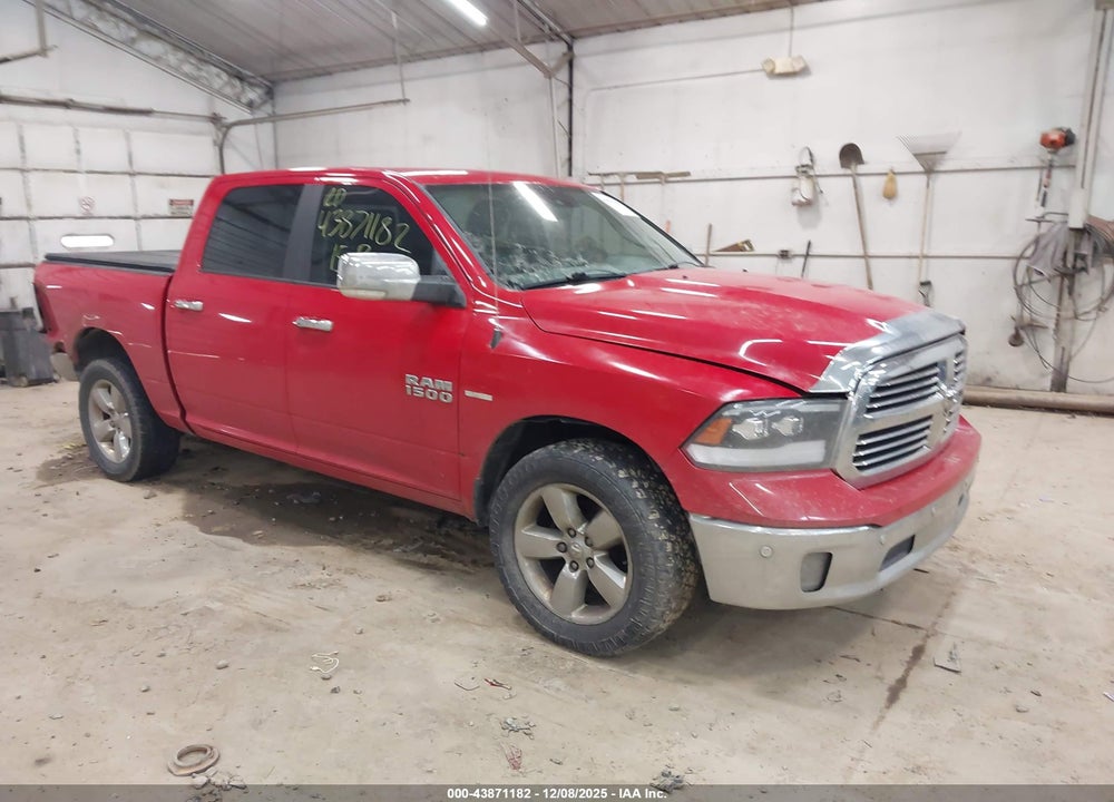 2015 RAM 1500 VIN: 1C6RR7LT4FS611892