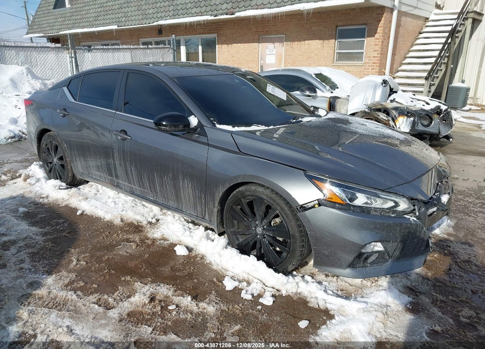 2022 NISSAN ALTIMA SR FWD VIN: 1N4BL4CV2NN379453