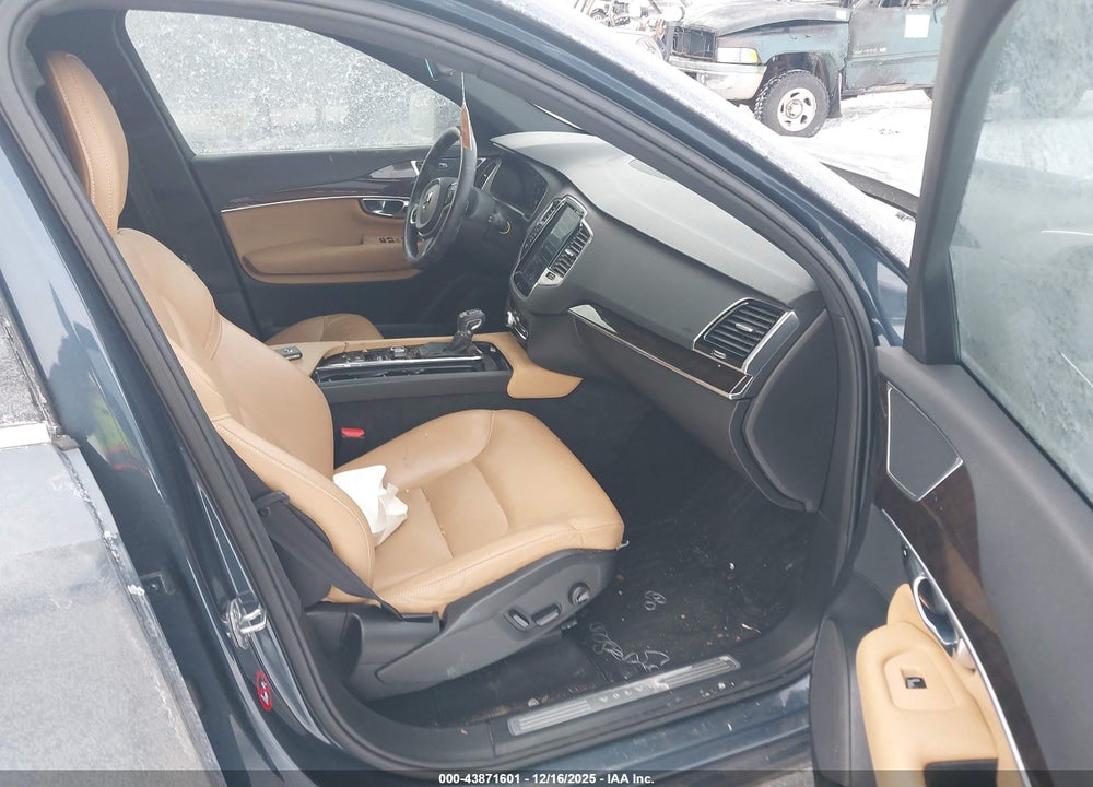 2018 VOLVO XC90 T6 MOMENTUM VIN: YV4A22PK4J1388232