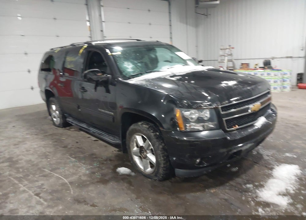 2013 CHEVROLET SUBURBAN 1500 LT VIN: 1GNSKJE77DR302246