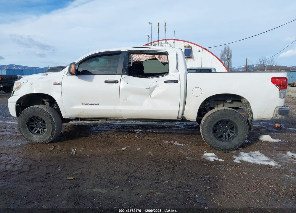 2010 TOYOTA TUNDRA SR5 5.7L V8 VIN: 5TFDY5F17AX148629