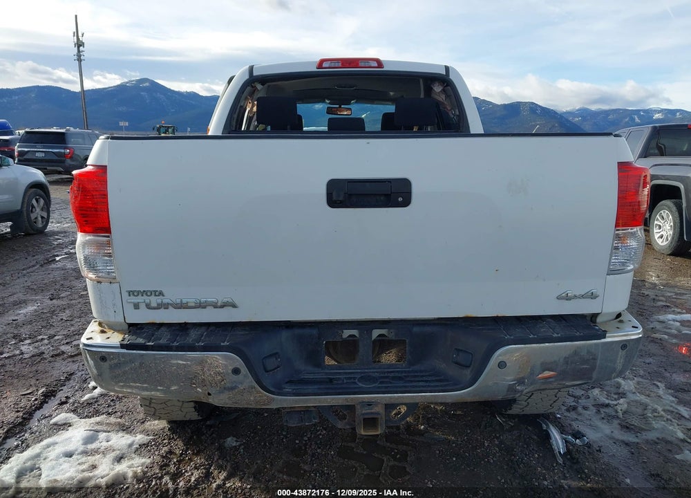 2010 TOYOTA TUNDRA SR5 5.7L V8 VIN: 5TFDY5F17AX148629