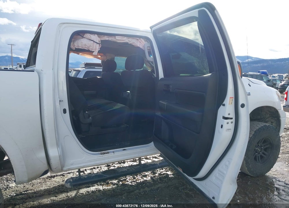 2010 TOYOTA TUNDRA SR5 5.7L V8 VIN: 5TFDY5F17AX148629
