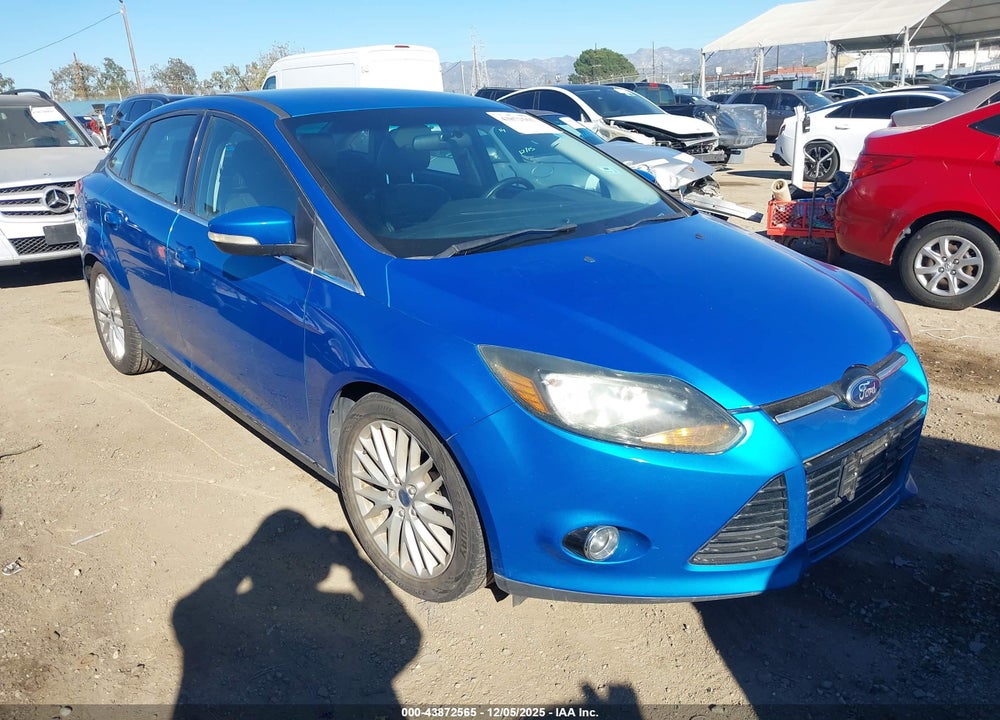 2014 FORD FOCUS TITANIUM VIN: 1FADP3J2XEL198922