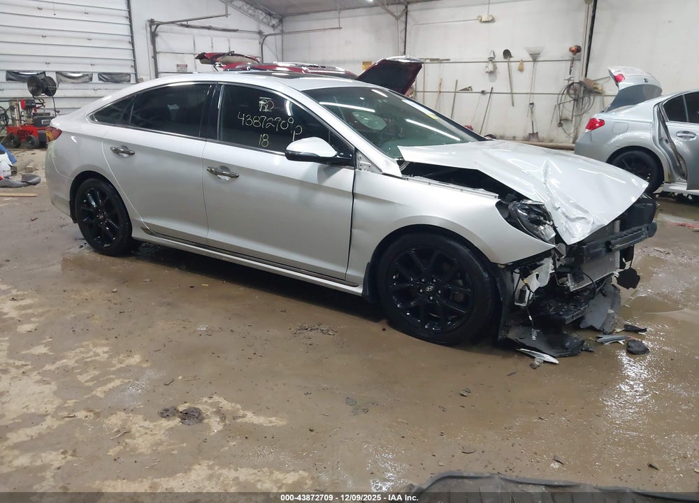 2018 HYUNDAI SONATA SPORT 2.0T VIN: 5NPE34AB3JH679321