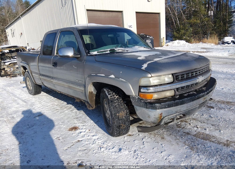 2000 CHEVROLET SILVERADO 1500 LS VIN: 2GCEK19T4Y1239053