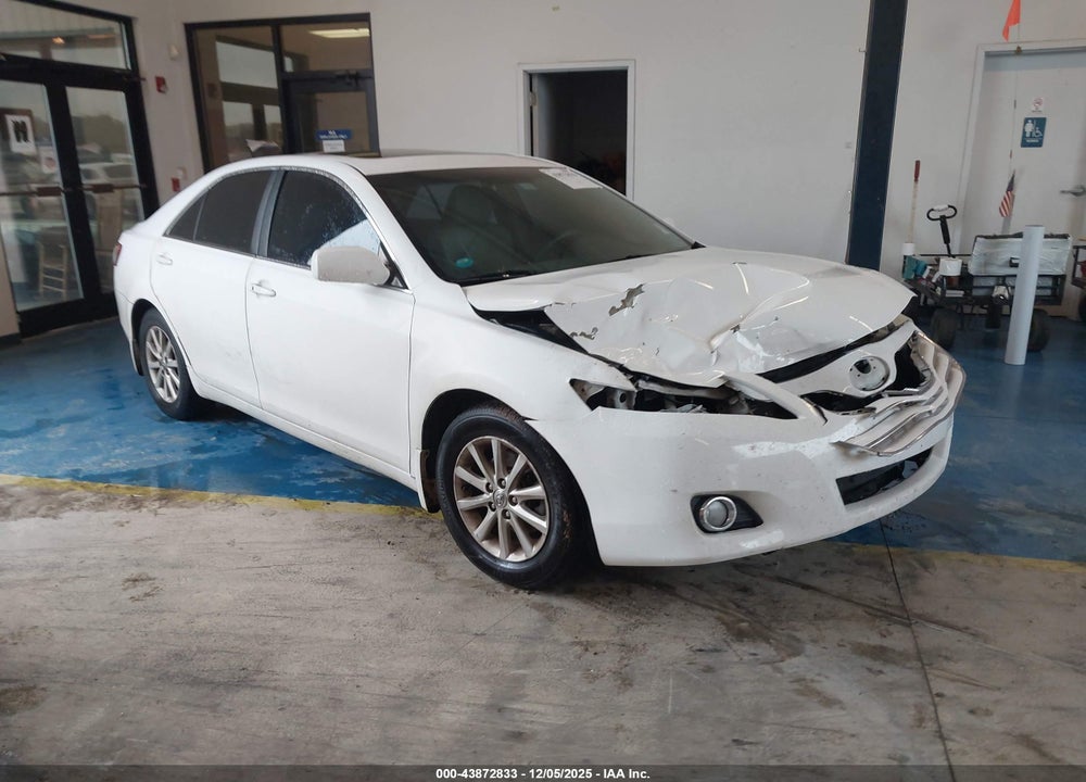 2011 TOYOTA CAMRY XLE V6 VIN: 4T1BK3EKXBU618996