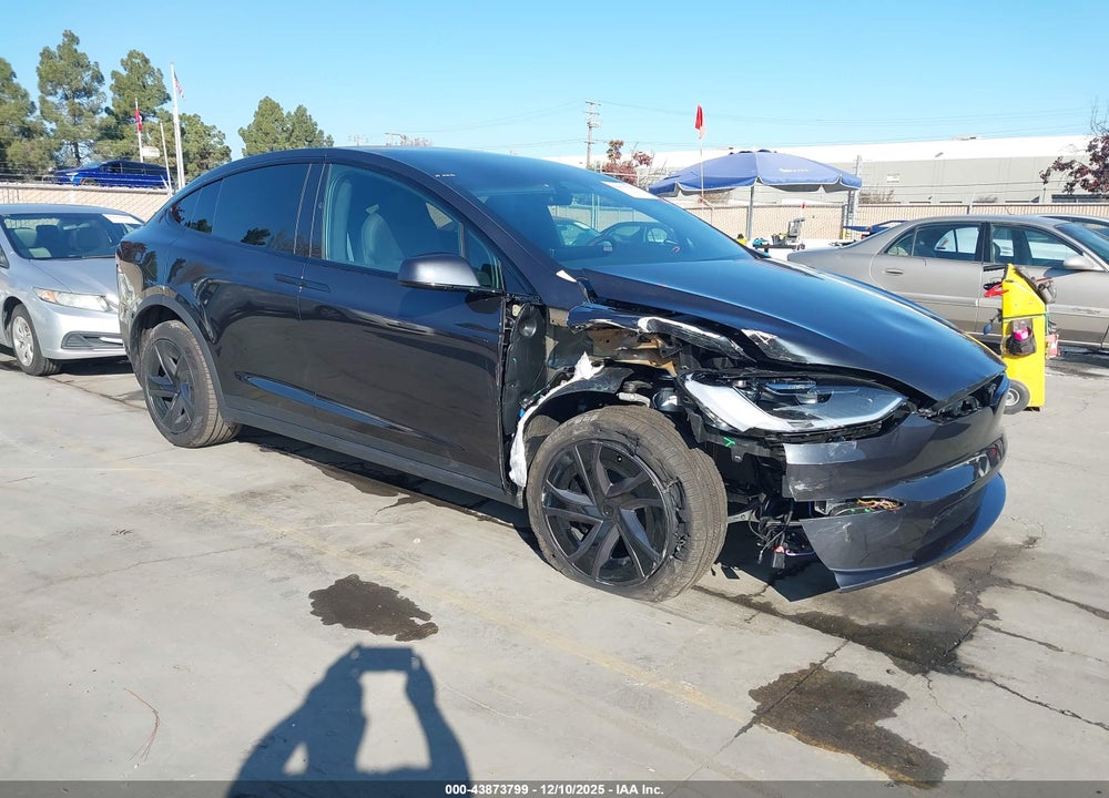 2026 TESLA MODEL X VIN: 7SAXCDE52TF478611