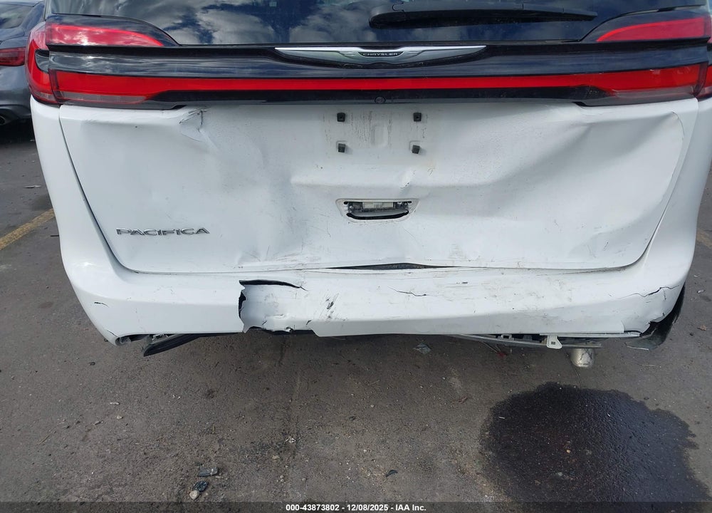 2022 CHRYSLER PACIFICA TOURING L VIN: 2C4RC1BG5NR197162