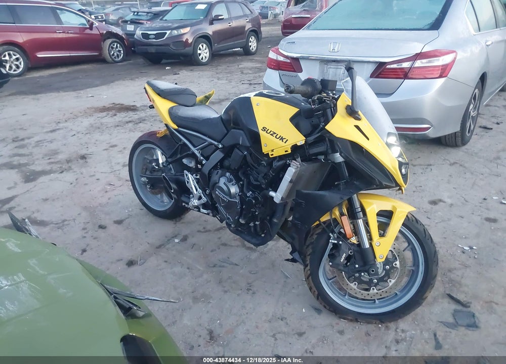 2025 SUZUKI GSX800 F VIN: JS1EM13B5S7101388