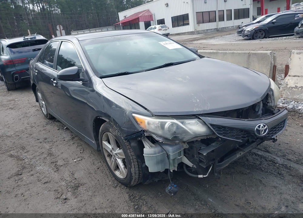 2014 TOYOTA CAMRY SE VIN: 4T1BF1FK4EU320505