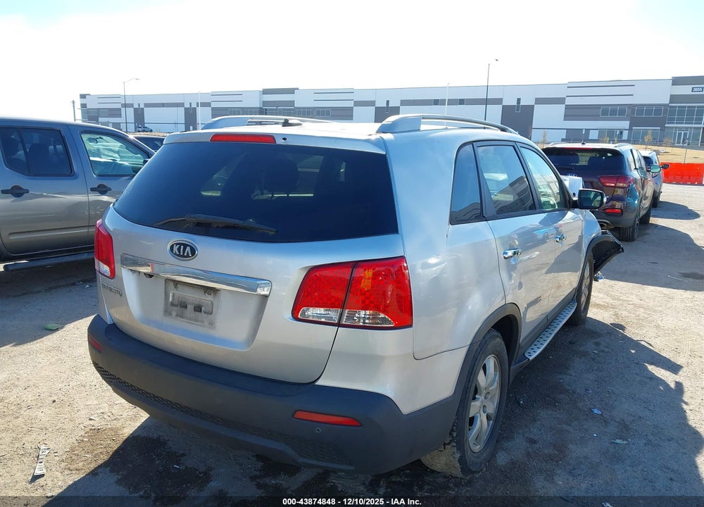 2012 KIA SORENTO LX V6 VIN: 5XYKT4A2XCG212099