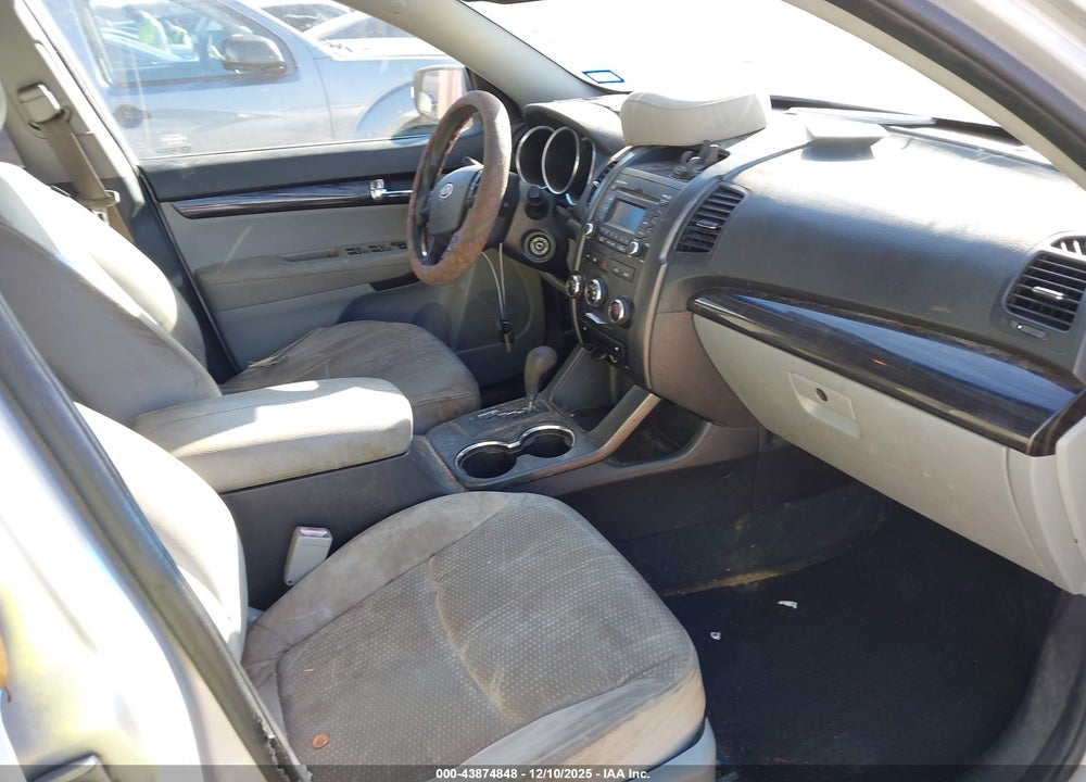 2012 KIA SORENTO LX V6 VIN: 5XYKT4A2XCG212099