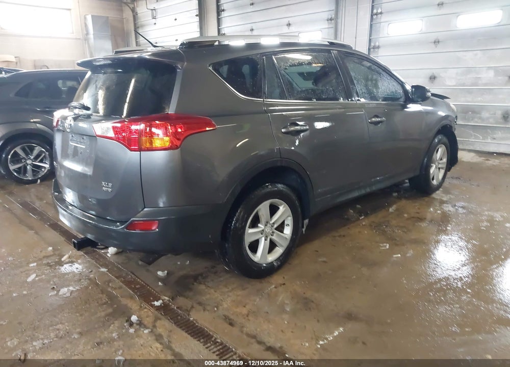 2014 TOYOTA RAV4 XLE VIN: 2T3RFREV1EW199562