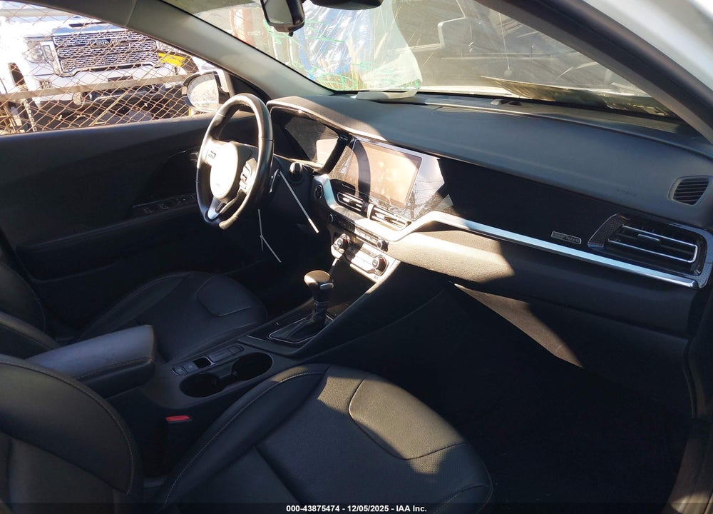 2022 KIA NIRO TOURING SE VIN: KNDCC3LCXN5522382