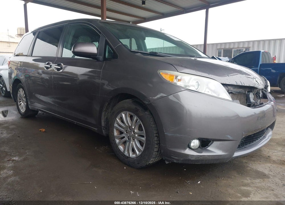 2016 TOYOTA SIENNA XLE 8 PASSENGER VIN: 5TDYK3DC5GS714443