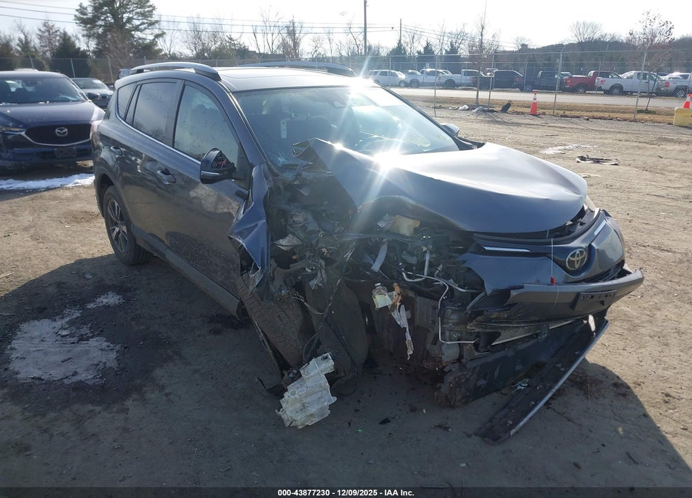 2018 TOYOTA RAV4 XLE VIN: JTMRFREV8JJ739093