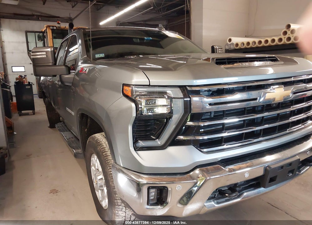 2024 CHEVROLET SILVERADO 2500HD 4WD  STANDARD BED LTZ VIN: 2GC4YPEYXR1250932