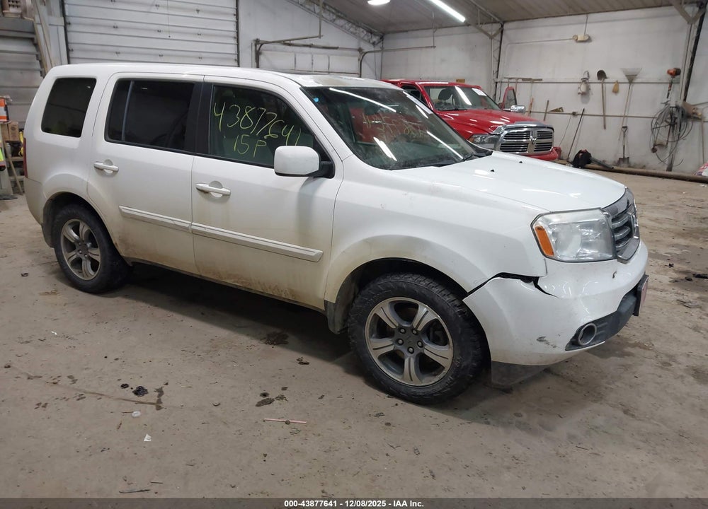 2015 HONDA PILOT SE VIN: 5FNYF4H38FB048802