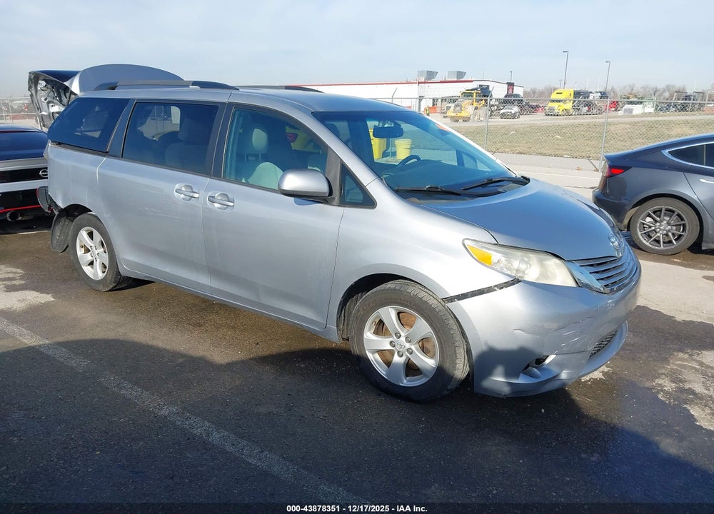 2015 TOYOTA SIENNA LE 8 PASSENGER VIN: 5TDKK3DC5FS683246