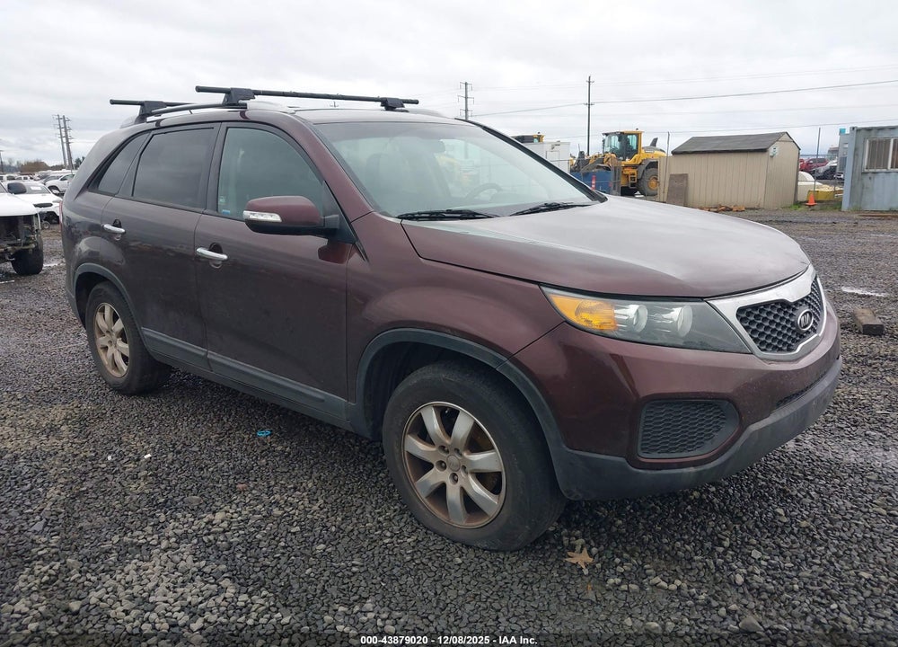 2013 KIA SORENTO LX V6 VIN: 5XYKTDA27DG335912