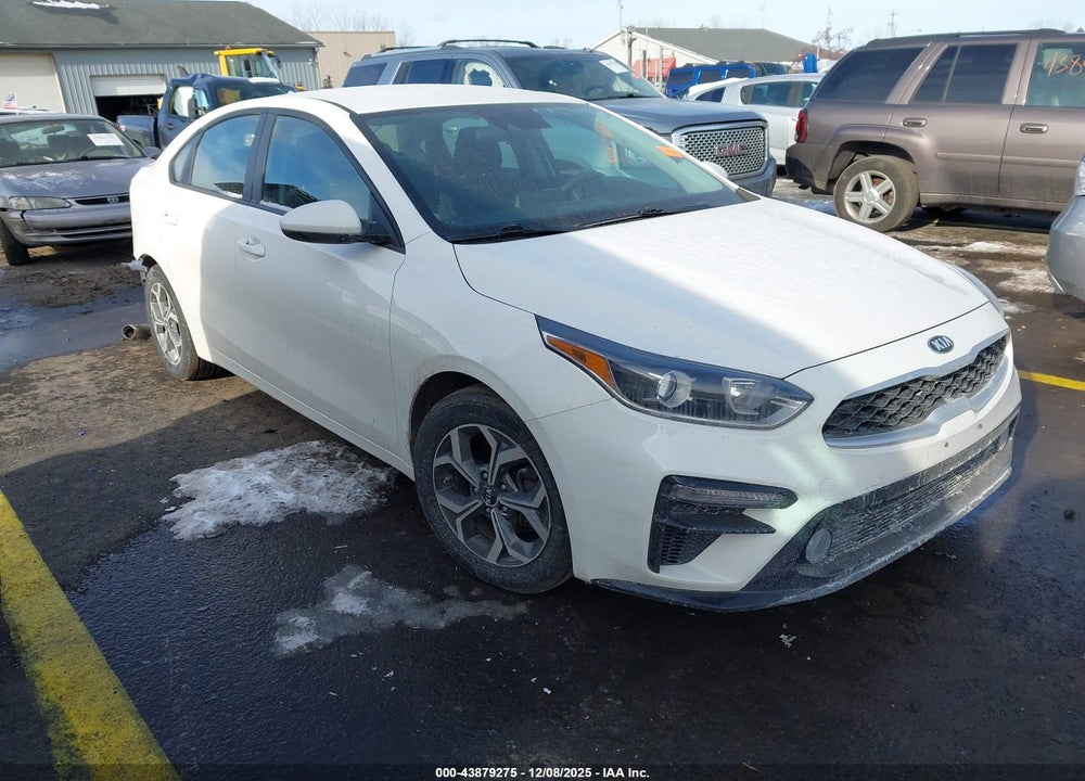2019 KIA FORTE LXS VIN: 3KPF24AD5KE082718