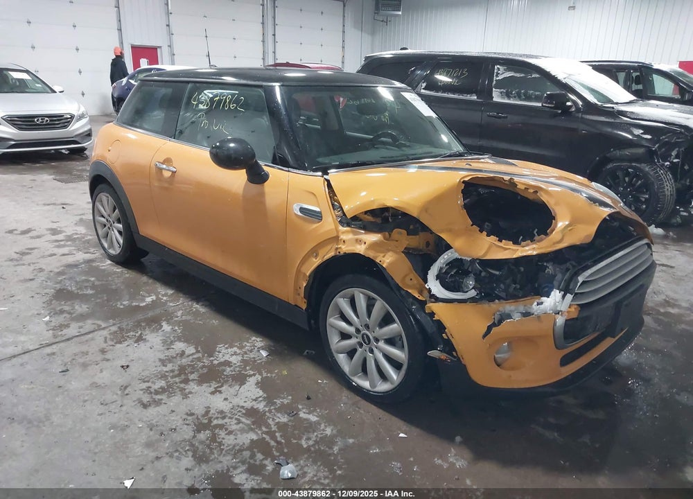 2014 MINI HARDTOP COOPER VIN: WMWXM5C54ET935340