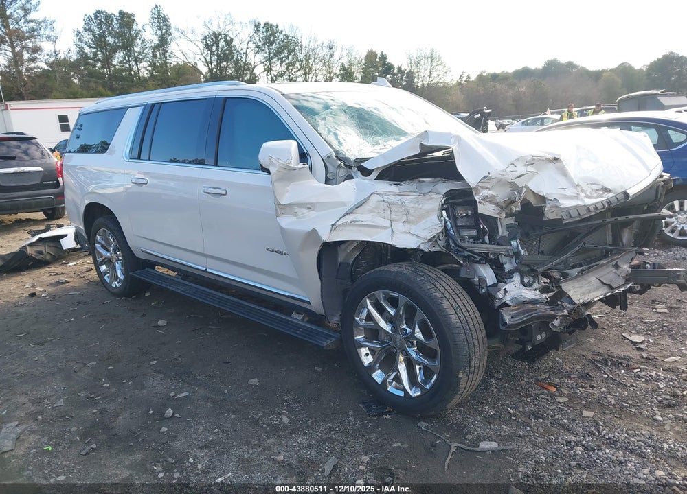 2022 GMC YUKON XL 4WD DENALI VIN: 1GKS2JKL3NR217341