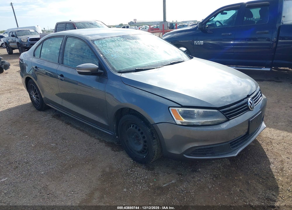 2014 VOLKSWAGEN JETTA 1.8T SE VIN: 3VWD17AJ2EM240165