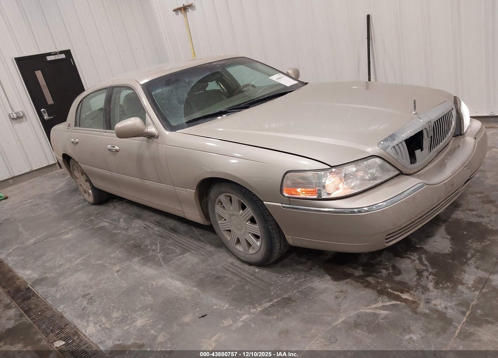 2004 LINCOLN TOWN CAR ULTIMATE VIN: 1LNHM83W64Y657314