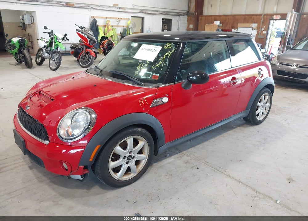 2009 MINI COOPER S VIN: WMWMF73589TW83638