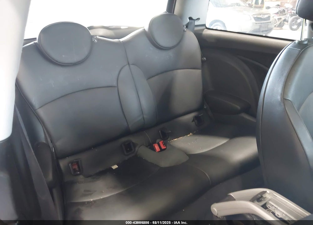 2009 MINI COOPER S VIN: WMWMF73589TW83638