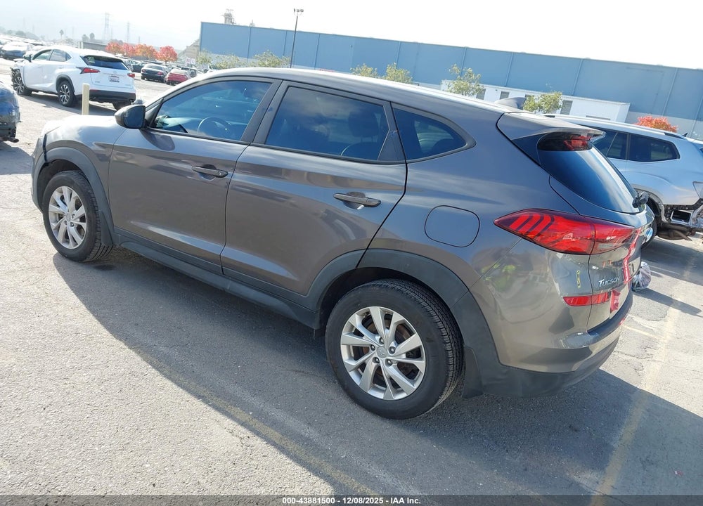 2021 HYUNDAI TUCSON SE VIN: KM8J23A47MU337874