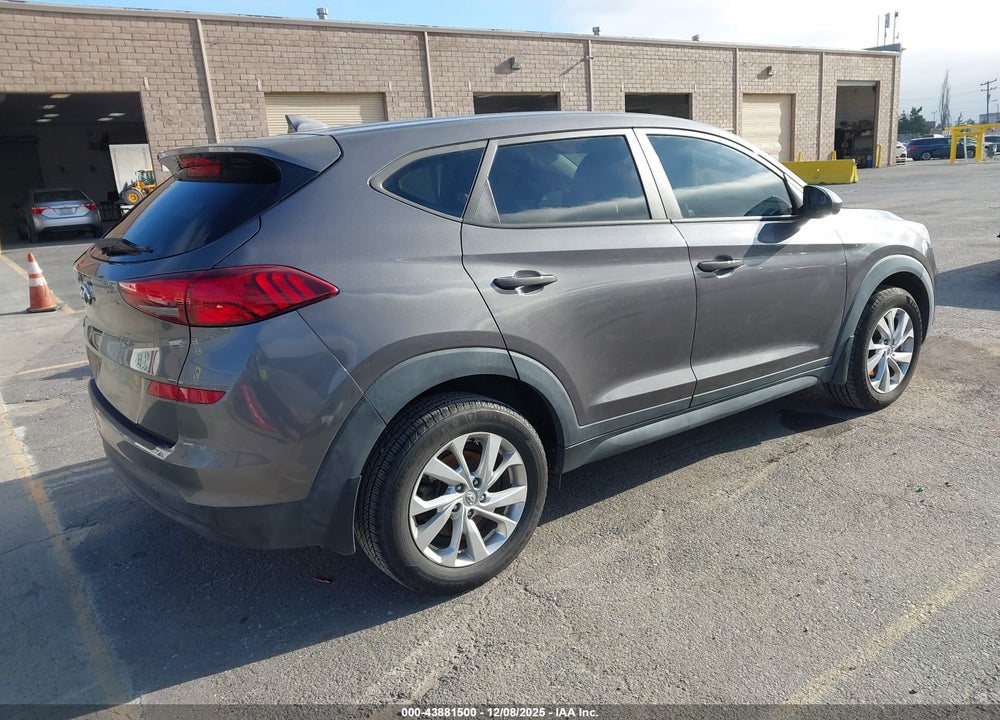 2021 HYUNDAI TUCSON SE VIN: KM8J23A47MU337874