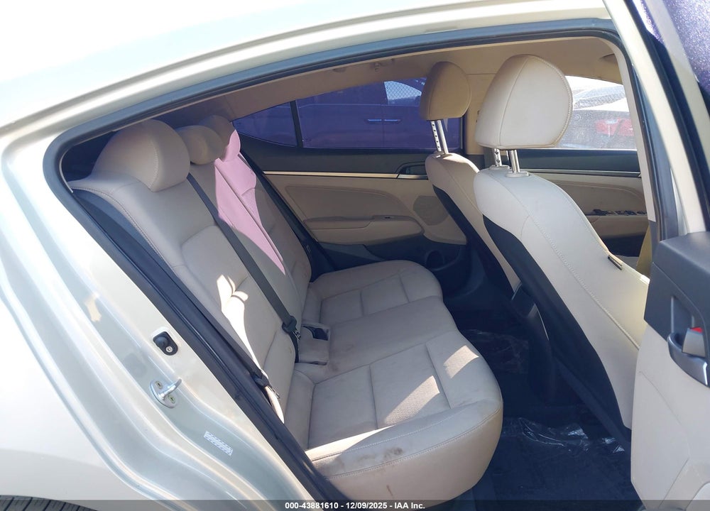 2017 HYUNDAI ELANTRA SE VIN: KMHD84LF6HU060933