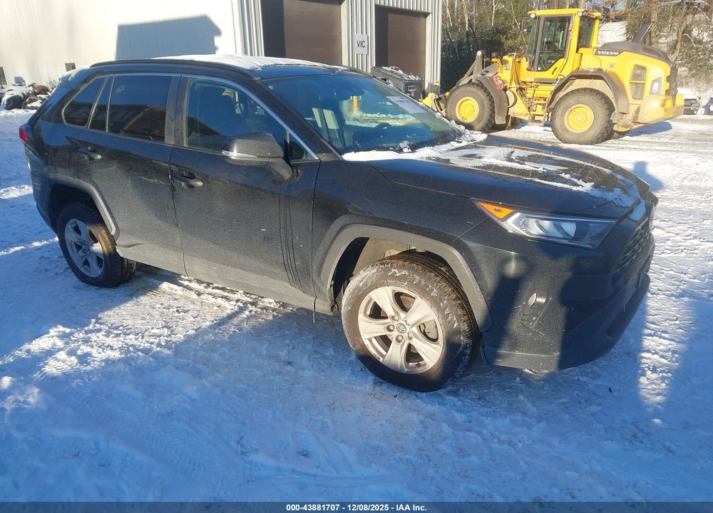 2021 TOYOTA RAV4 XLE VIN: 2T3P1RFV3MC164378