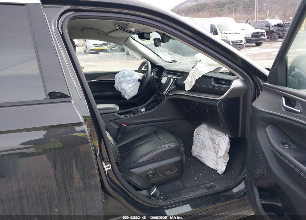 2023 JEEP GRAND CHEROKEE L LIMITED 4X4 VIN: 1C4RJKBG3P8873425
