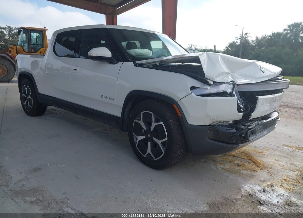 2024 RIVIAN R1T ADVENTURE DUAL MOTOR LARGE PACK/ADVENTURE DUAL MOTOR PERF LARGE PACK VIN: 7FCTGBAA1RN032395