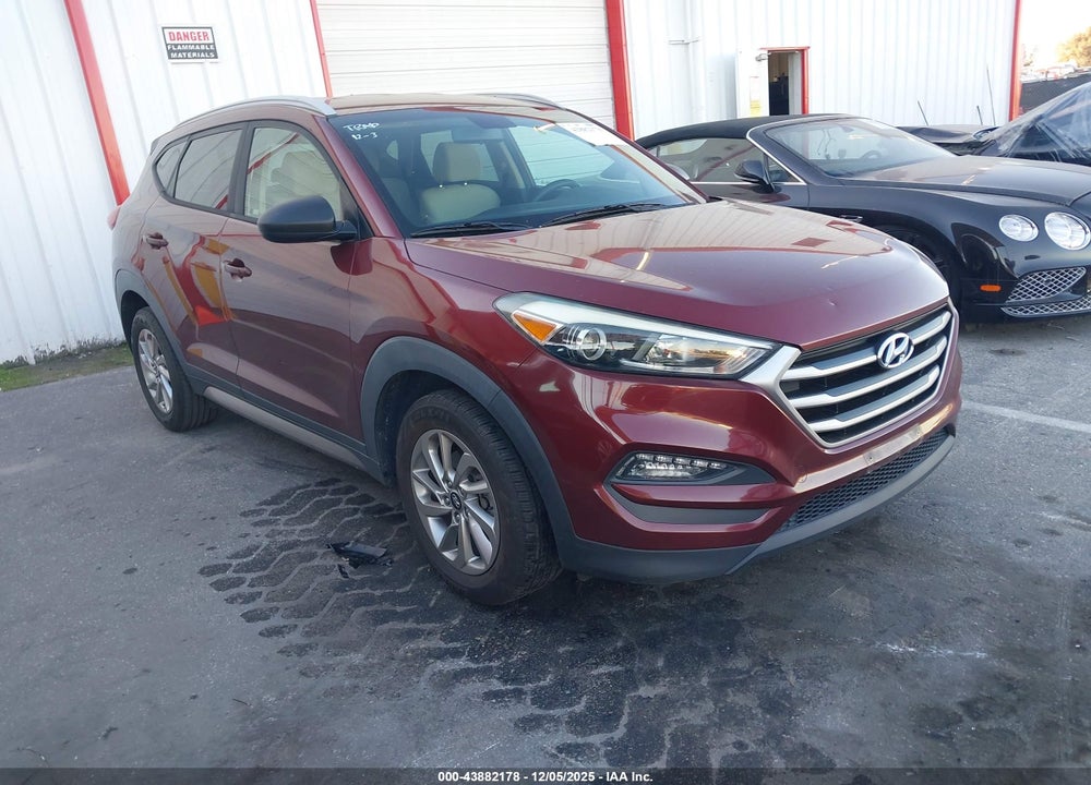 2017 HYUNDAI TUCSON SE VIN: KM8J33A47HU349624