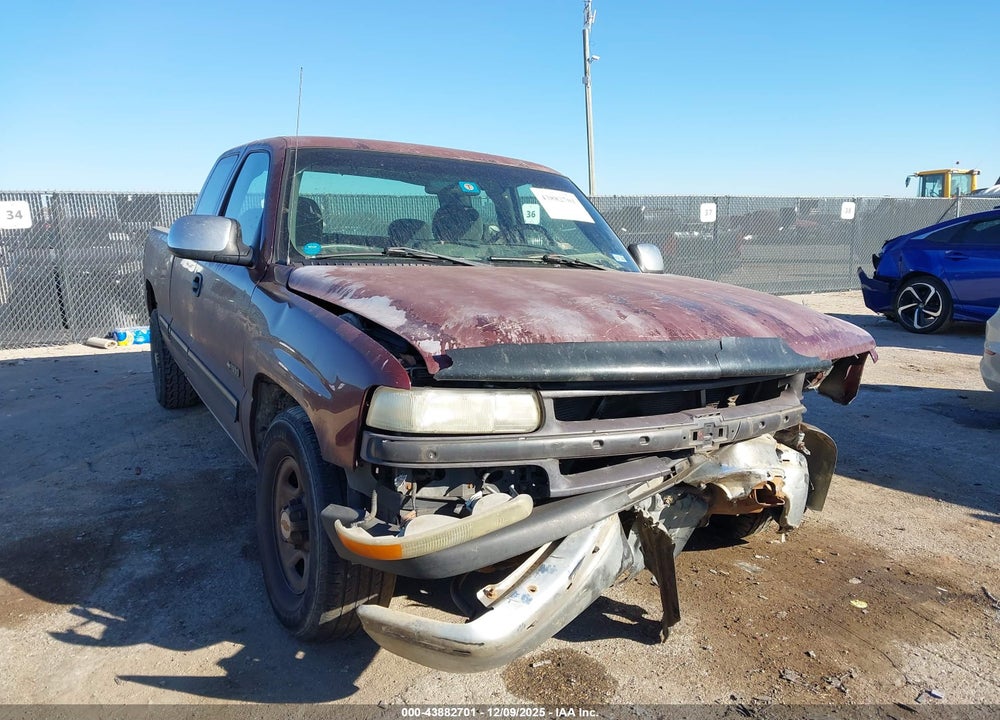 2002 CHEVROLET SILVERADO 1500 LS VIN: 2GCEC19V621139042