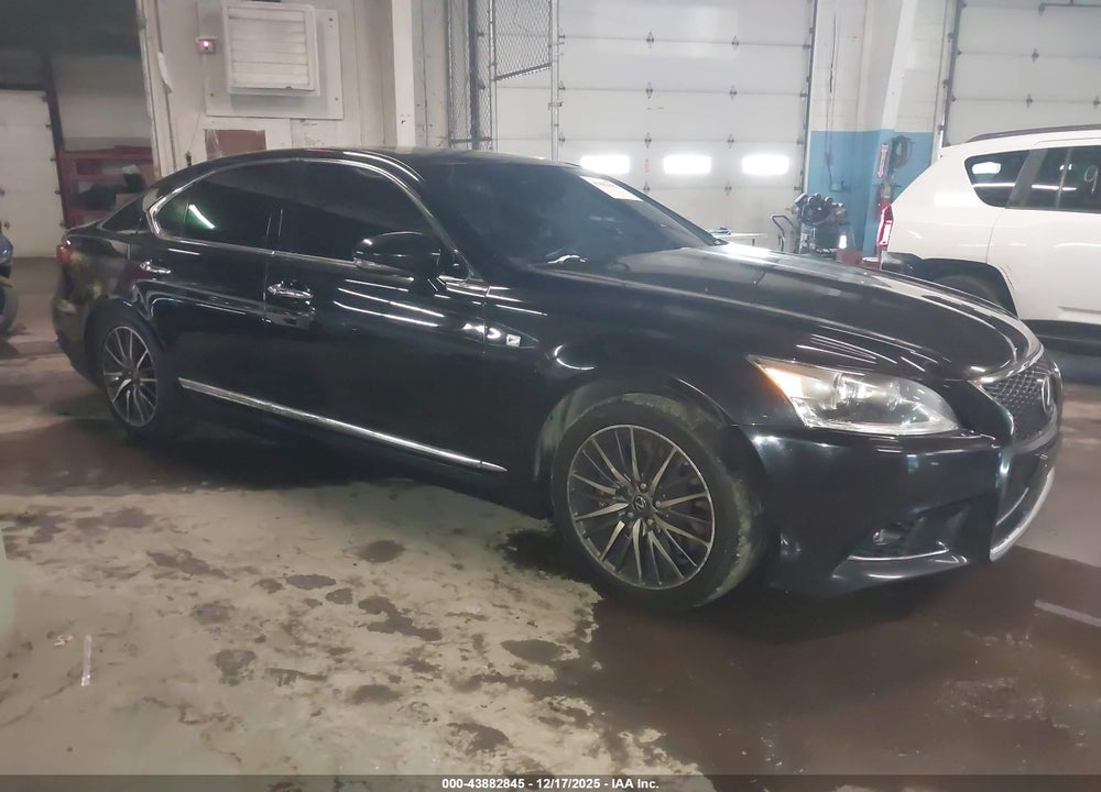 2016 LEXUS LS 460 VIN: JTHCL5EF4G5027096
