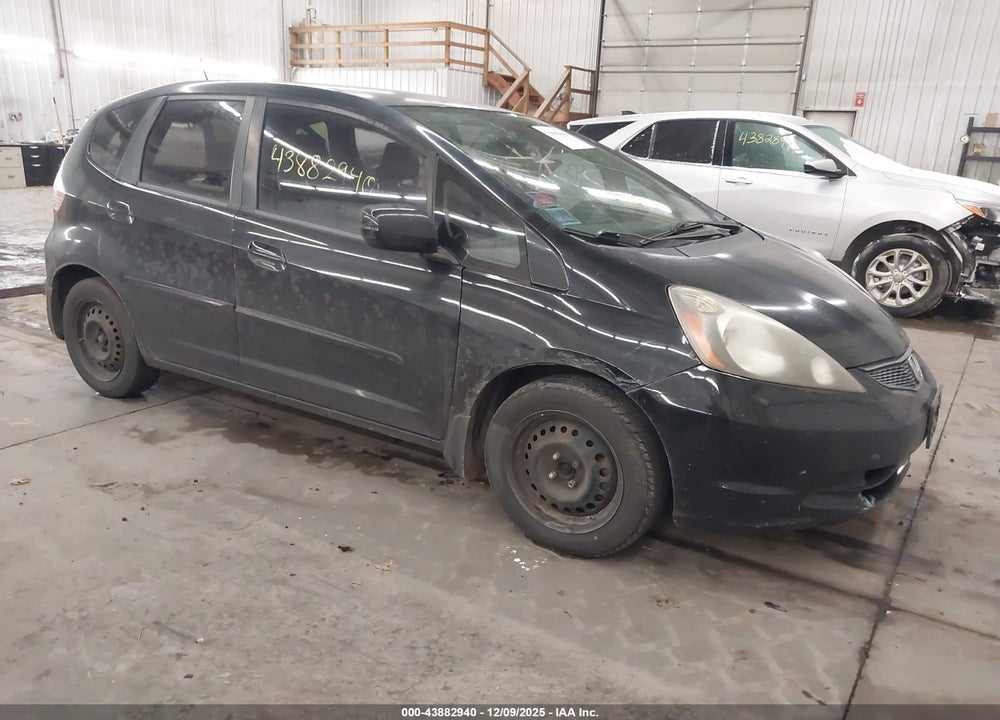 2010 HONDA FIT VIN: JHMGE8G22AC003860